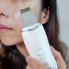 Ultrasonic facial device suitable for blackhead and pore care routines