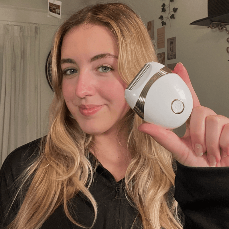 Diamond SilkyGo rechargeable mini shaver for smooth-looking skin
